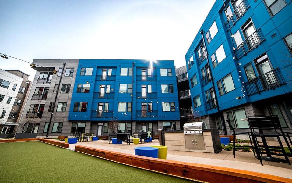 2 Downtown corner units with free parking